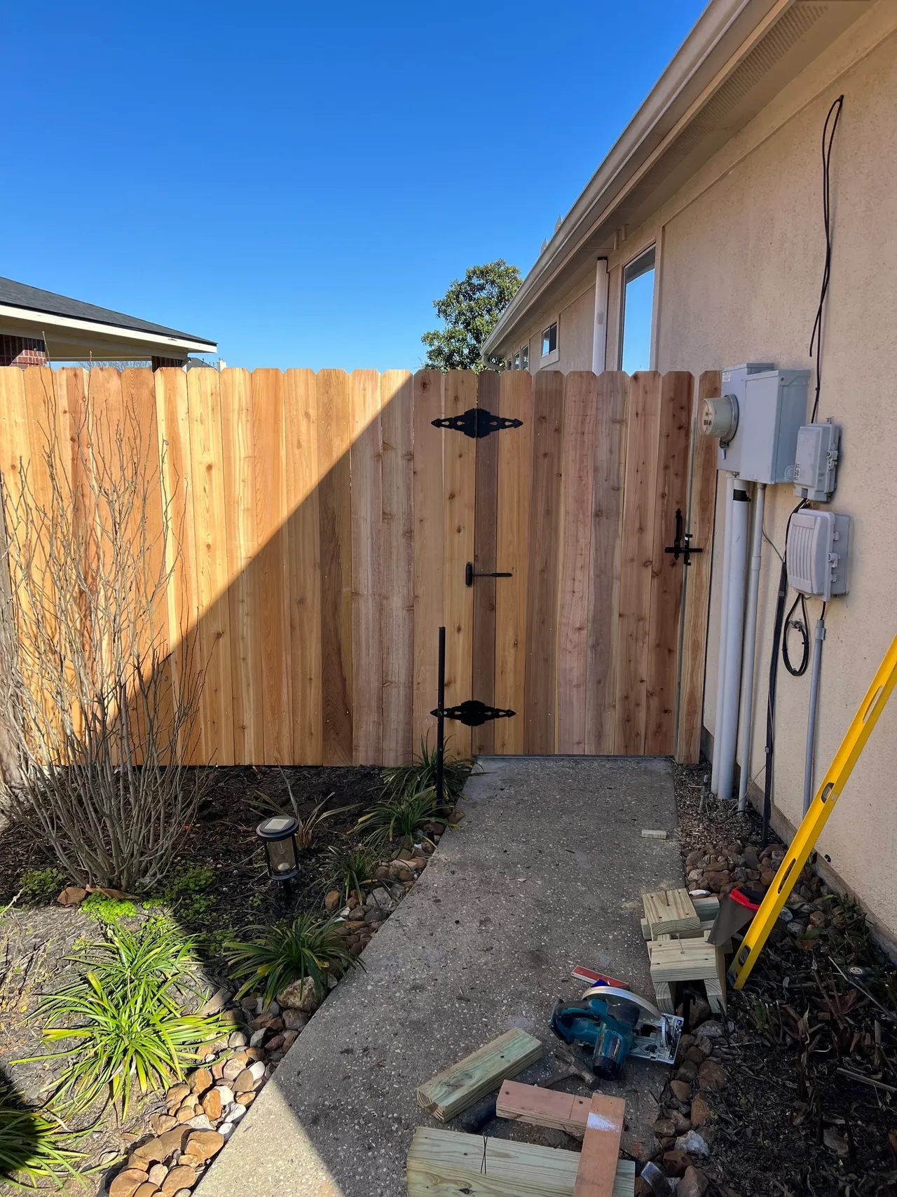 New cedar wood fence and gate installation